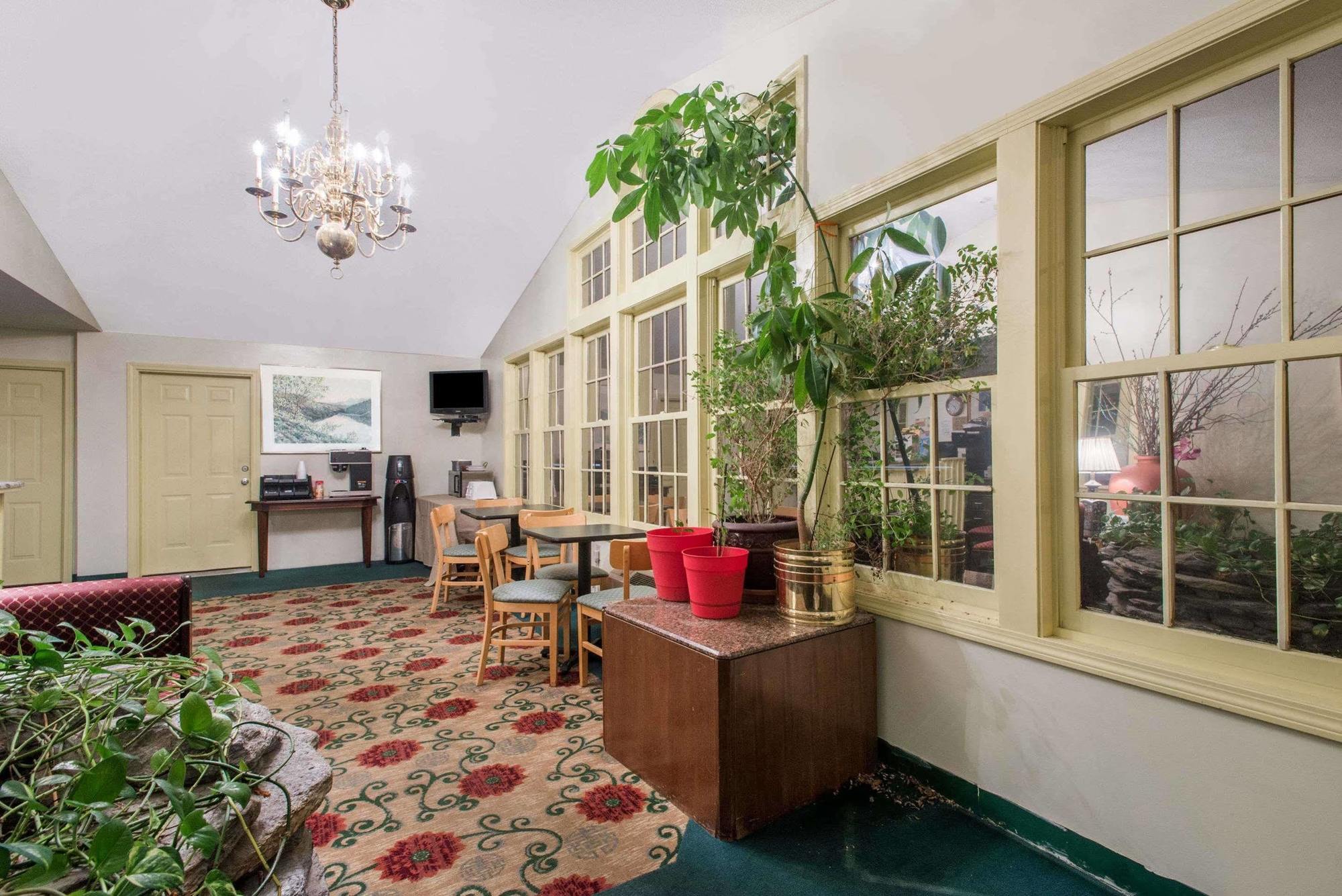 Knights Inn Hadley Luaran gambar